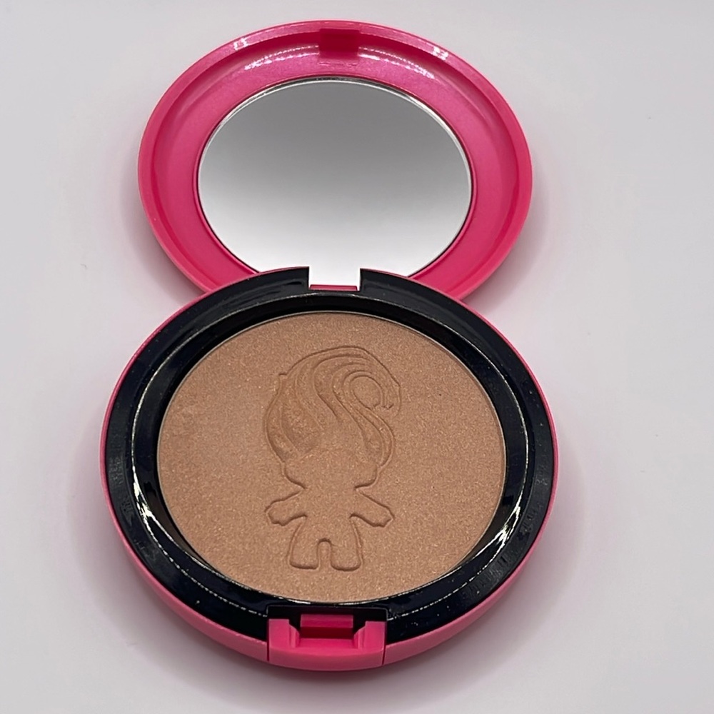 MAC Cosmetics Good Luck Trolls Glow Rida Beauty Powder Highlighter - Picture 4 of 8
